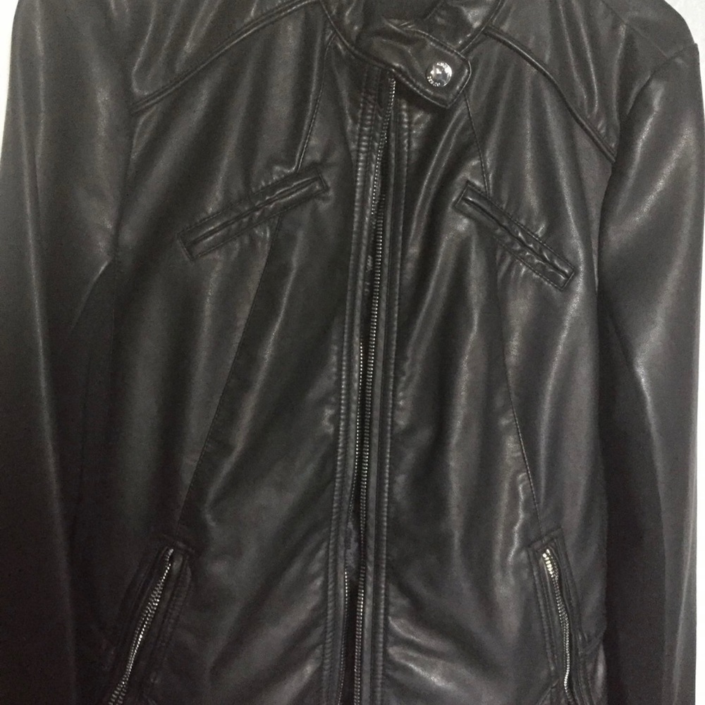 Leather jacket - Picture 2 of 7